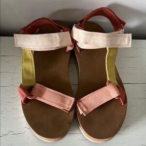 Universal Thread Holden Platform Sport Sandals Pink Yellow Size 8